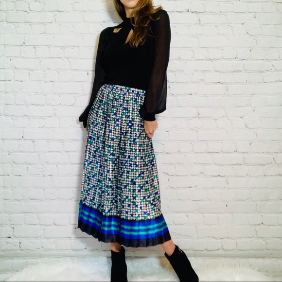 Vintage Silky Blue + Green Pleated Twirl Skirt ❤️ - Picture 5 of 7